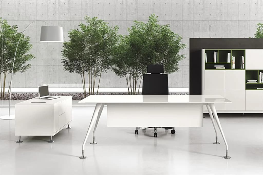 ENVY GLASS DESKS