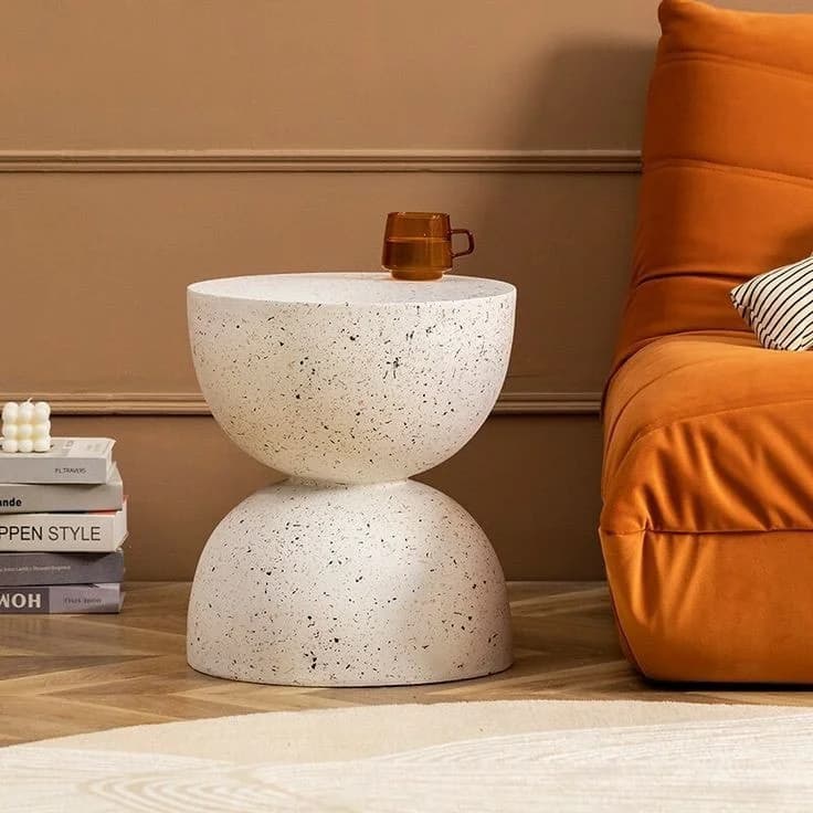 Mimi Table